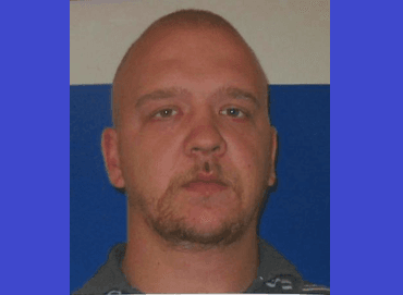 David Lee Jones tiene una orden civil de arresto por incumplimiento de manutención a menores desde Julio 28 de 2017. Jones tiene un atraso de $ 31,595.06, el último pago de manutención que efectuó fue el 19 de agosto de 2016.Jones es un hombre blanco con una altura de 36 6’ 3” 140 lbs.Si usted tiene pistas sobre su paradero contacte a la oficina del Sheriff del Condado de Randolph al 336-318-6699 or 9-1-1