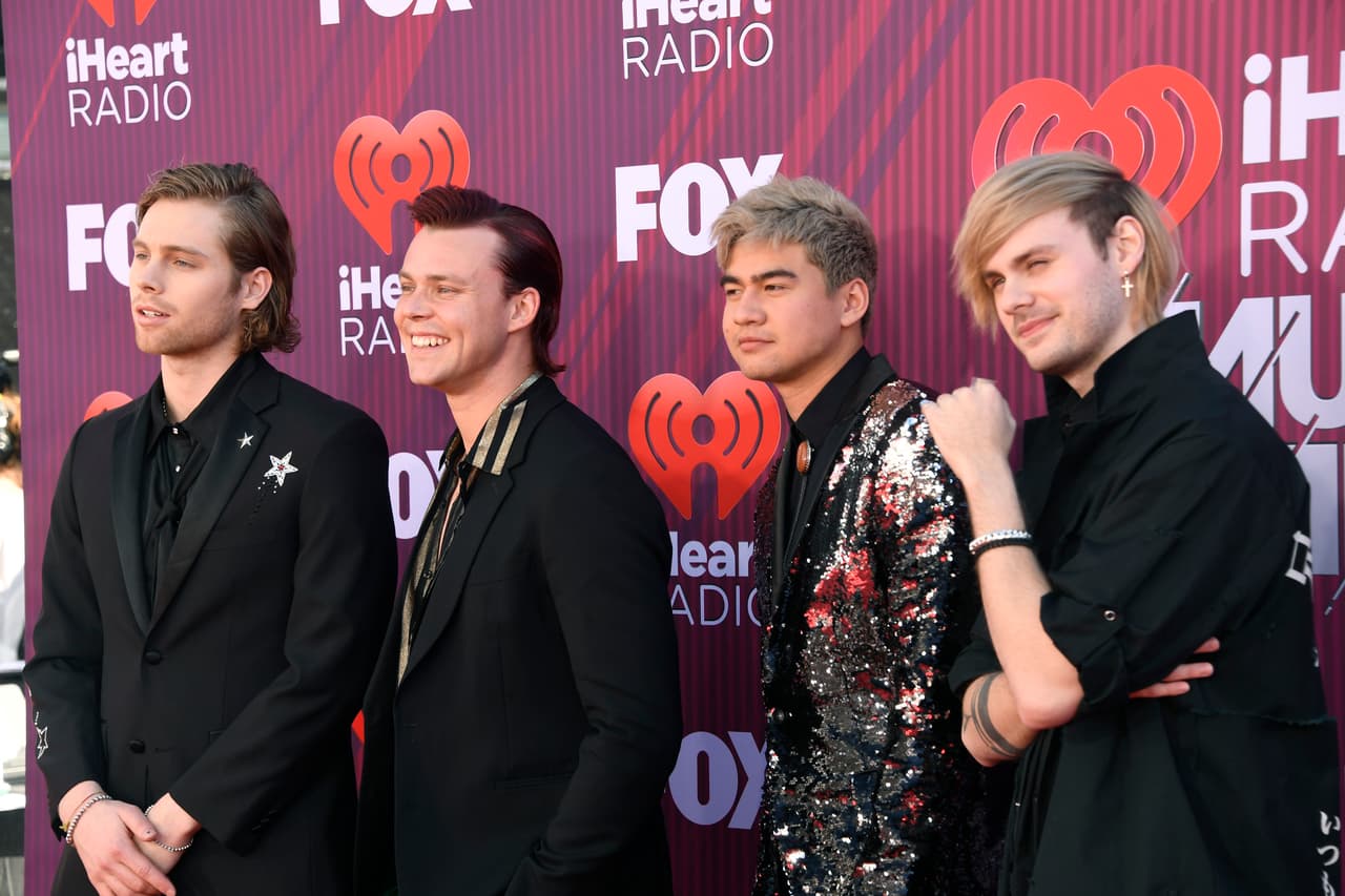 5 Seconds of Summer ganó como el 
<b>Mejor Grupo del Año </b>de los iHeart Music Awards, superando a Imagine Dragons y Maroon 5.
