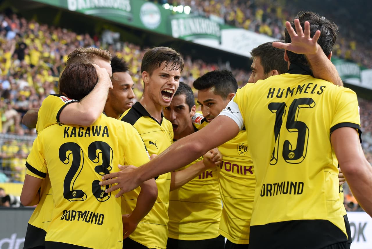 El Dortmund acecha al Bayern tras aplastar 4-0 al Mönchengladbach