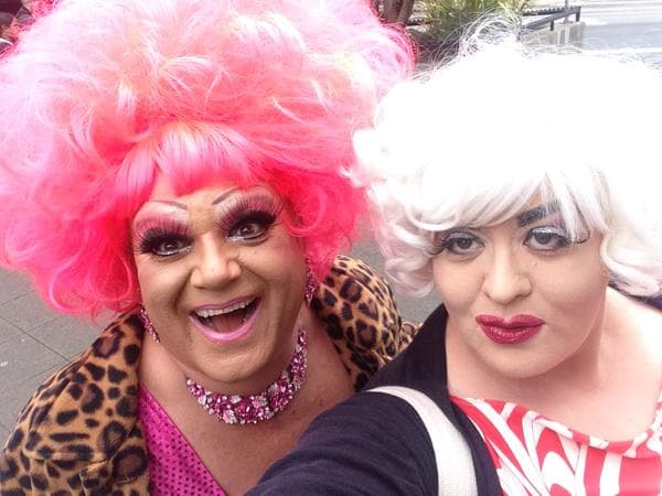 Decenas protestan contra política de “nombres reales” de Facebook