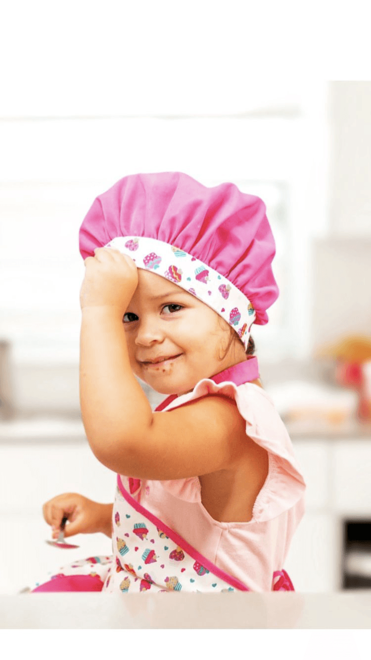 Silvana es la hija menor de nuestro chef, y poco a poco está heredando sus gustos y pasiones, como el de estar en la cocina.