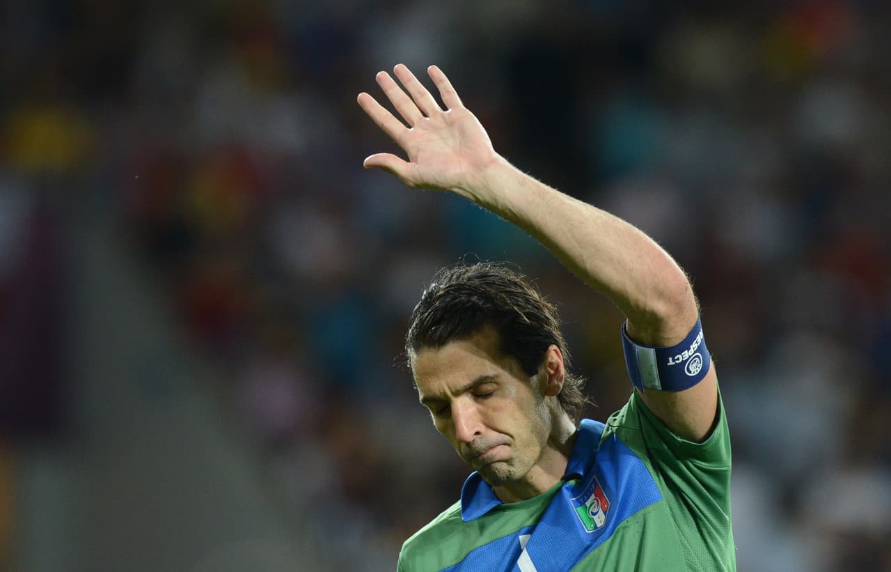 Buffon recibió una ovación tanto de los aficionados italianos como los españoles.