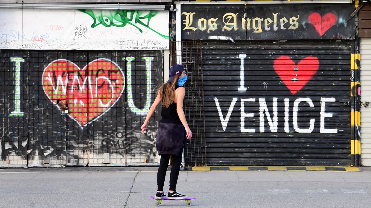 El conflicto entre autoridades locales sobre la crisis de los indigentes en Los Ángeles lejos de ayudar a resolver el problema, lo intensifica, ya que son las comunidades en las que se levanta las viviendas improvisadas, las que debe lidiar con la crisis que les rodea.
<br>