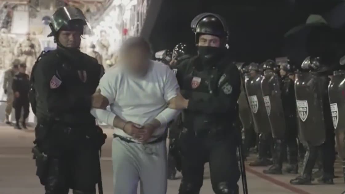 Al menos 50 de los venezolanos deportados por Trump a El Salvador entraron legalmente a EEUU, según Instituto Cato