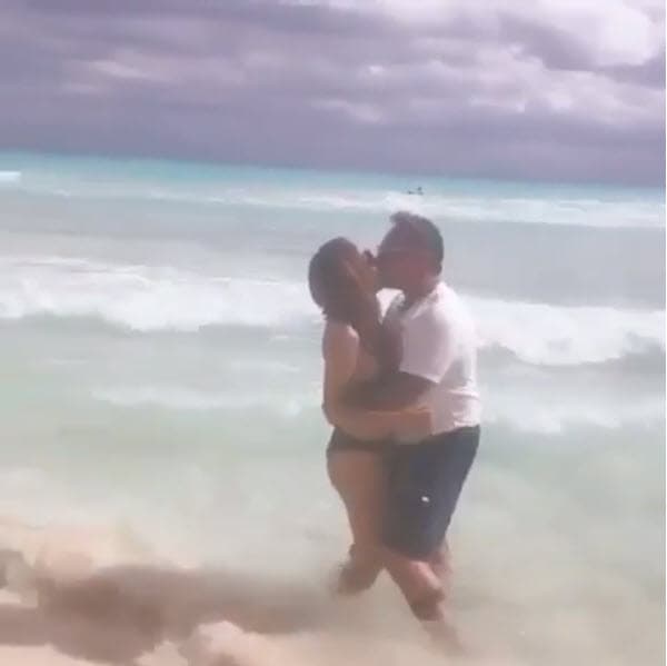 Durante su estancia derramaron amor, parecía que estaban en su luna de miel.