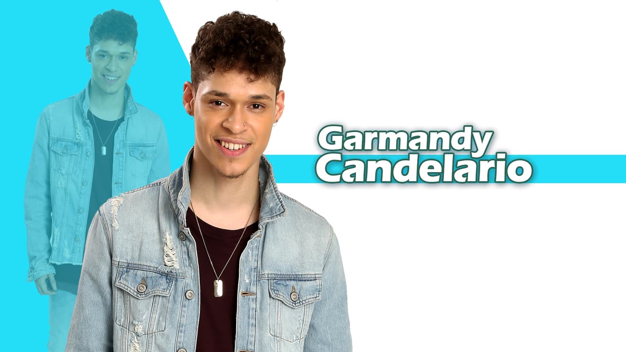 Garmandy sigue probando que trae algo diferente al show, su presentación con la banda Vintage fue acertada.