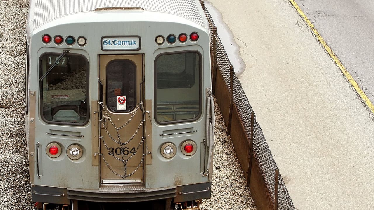 Interrumpen línea rosa y línea verde del servicio de CTA para atender emergencia médica