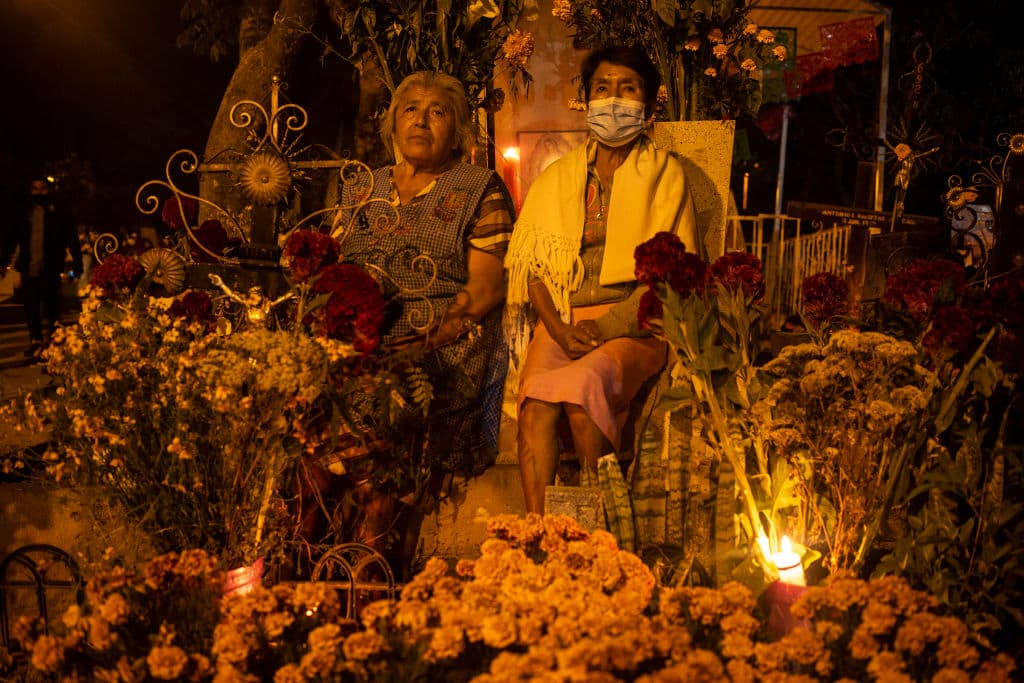 Dice el antropólogo mexicano José Eric Mendoza Luján, coordinador del Seminario de la Antropología de la Muerte del Instituto Nacional de Antropología de México que 
<b>“no hay tradición más mexicana que los Días de Muertos</b>; por mexicana me refiero no relativo a los usos prehispánicos, sino a lo que podemos concebir como México”.