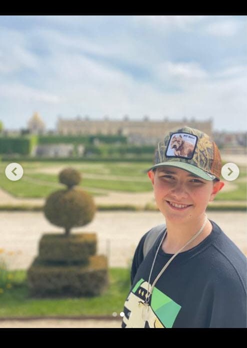 Ahora que Santiago Rulli se expone cada vez más ante el ojo público, Cecilia Galliano ya lanzó una advertencia ante las jóvenes que quieran pretenderlo.
<br>