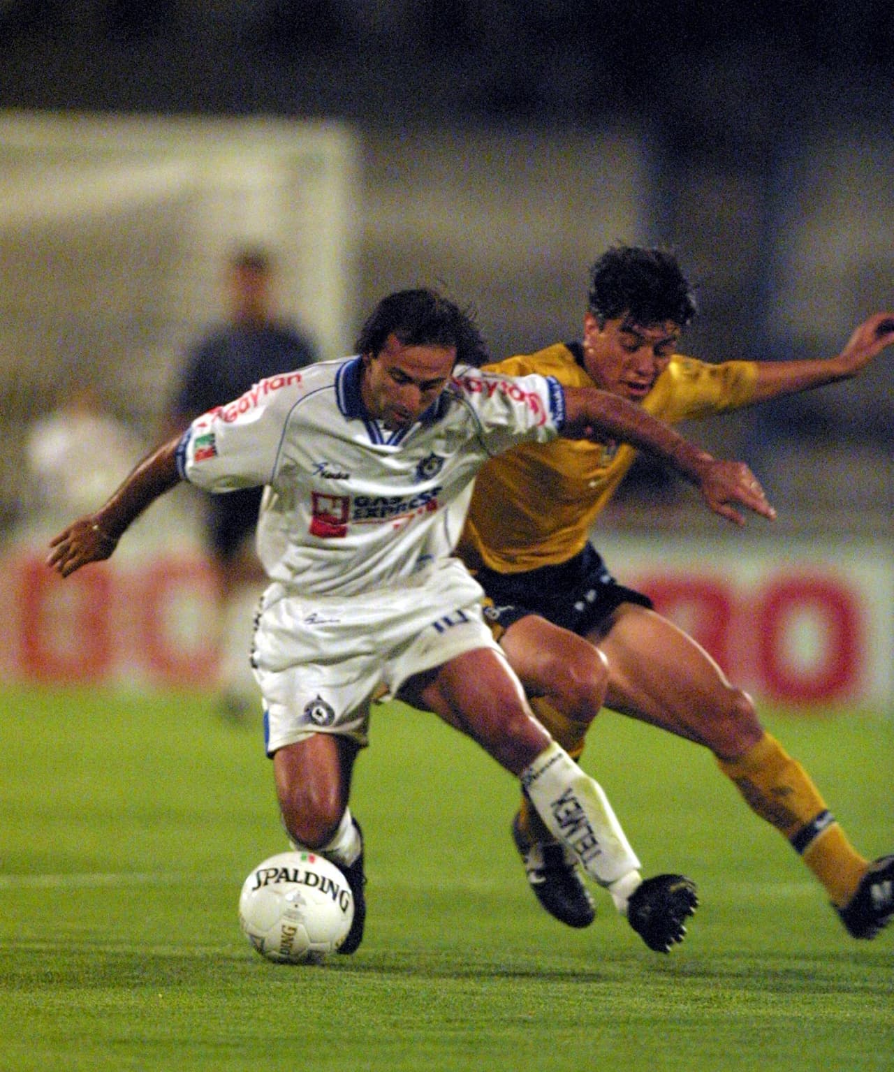 El hoy afamado comentarista argentino Diego Latorre pasó cuatro torneos cortos en Celaya y sus 27 goles lo ponen a la altura de Butragueño en la historia del club,