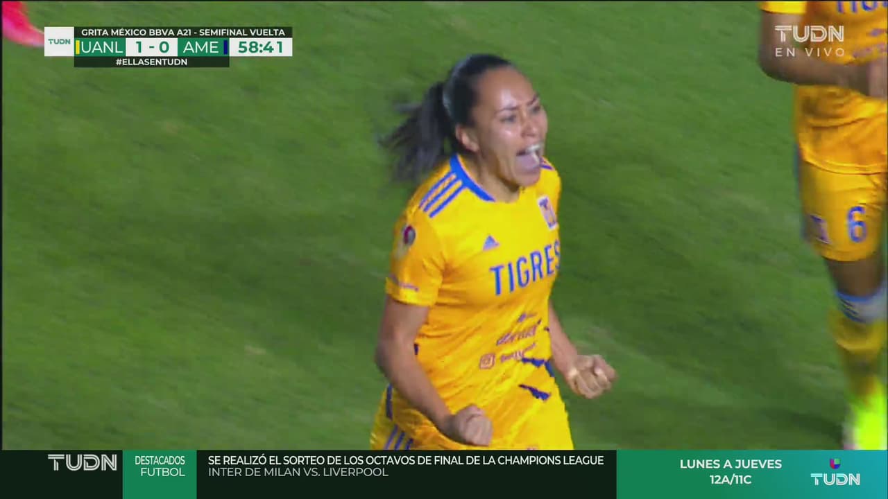 ¡Al ángulo! Liliana Mercado hace el 1-0 con un tiro libre espectacular