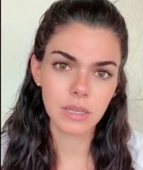 Ernesto Zepeda reaccionó a 
<b><a href="https://www.univision.com/shows/el-gordo-y-la-flaca/me-siento-mexicana-livia-brito-desmiente-usar-expresiones-de-odio-en-contra-de-los-mexicanos-video" target="_blank">las disculpas que Livia Brito</a></b> le ofreció luego de aceptar que lo cacheteó por tomarle unas fotos en una playa en Cancún. 
<br>
