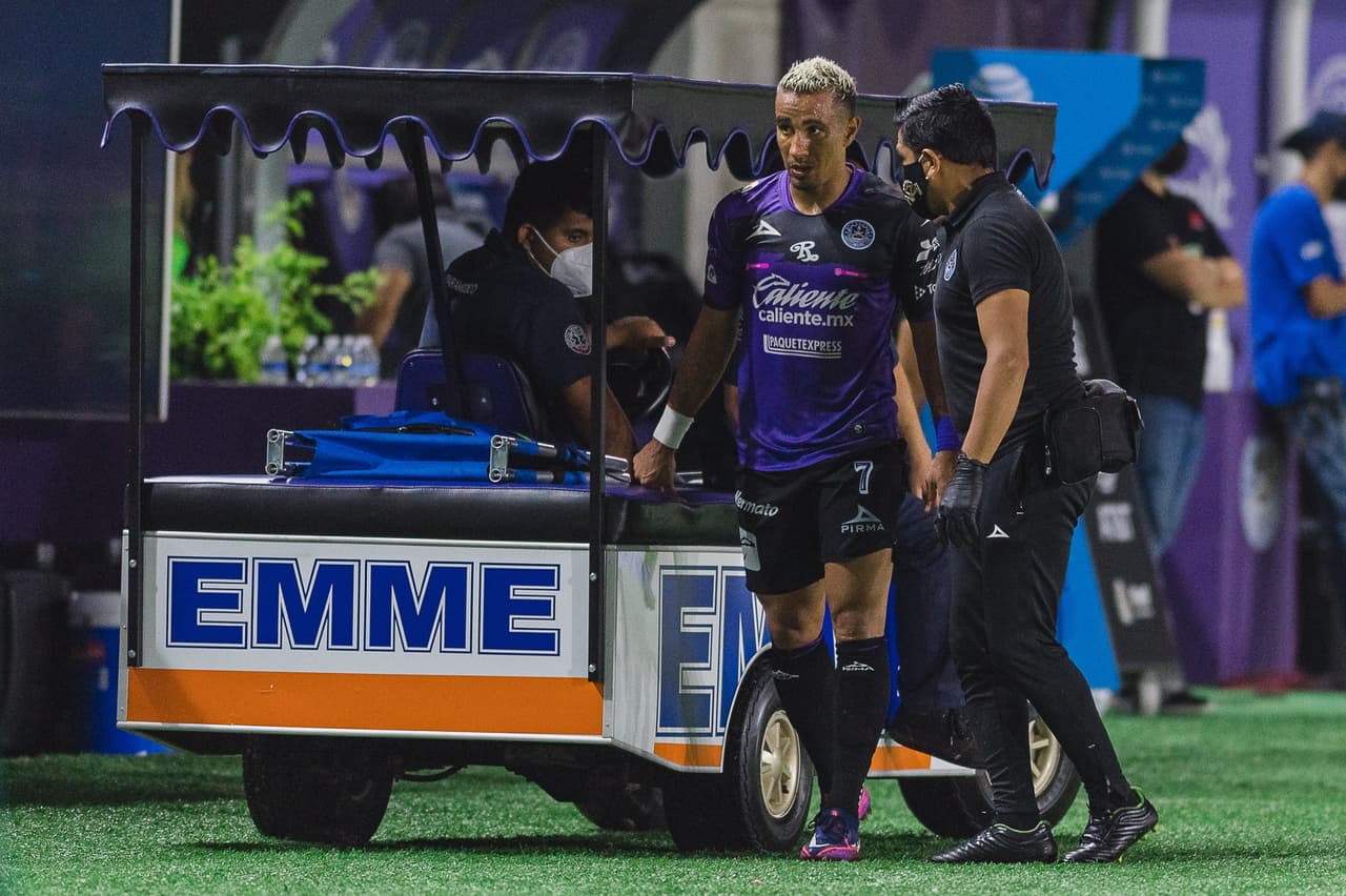 Las faltas tomaron protagonismo en la recta final y al 70', el autor del gol, Sanvezzo, salía lesionado, pero con los tres puntos para Mazatlán que llegó a 17 unidades.