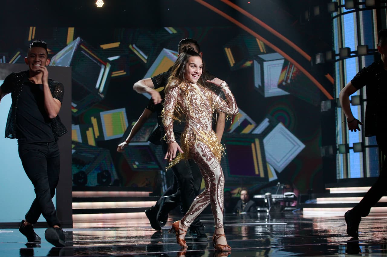 De hecho el talento de Sara en el escenario, en solitario o con pareja, ha sido destacado en varias veces por el propio Miguel Bosé.