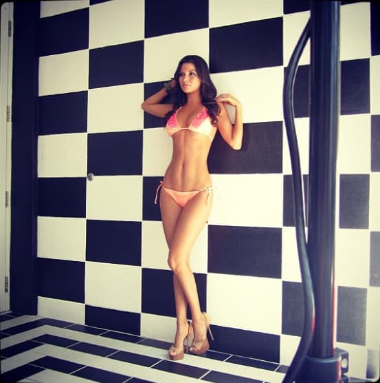 Aquí en una sesión de fotos de cuando participaba en Nuestra Belleza Latina.