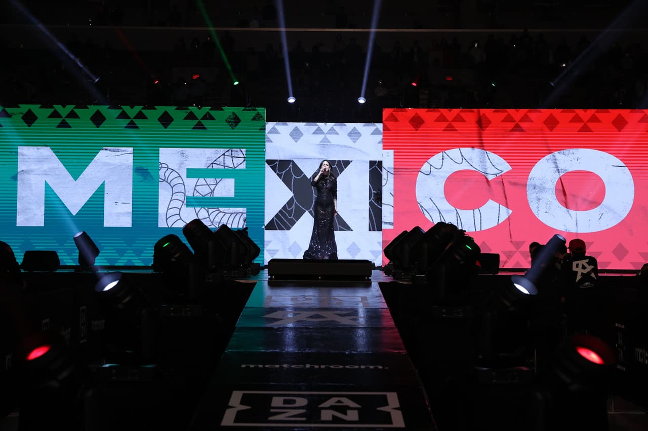 El combate empezaba y la campanada inicial estaba por sonar.