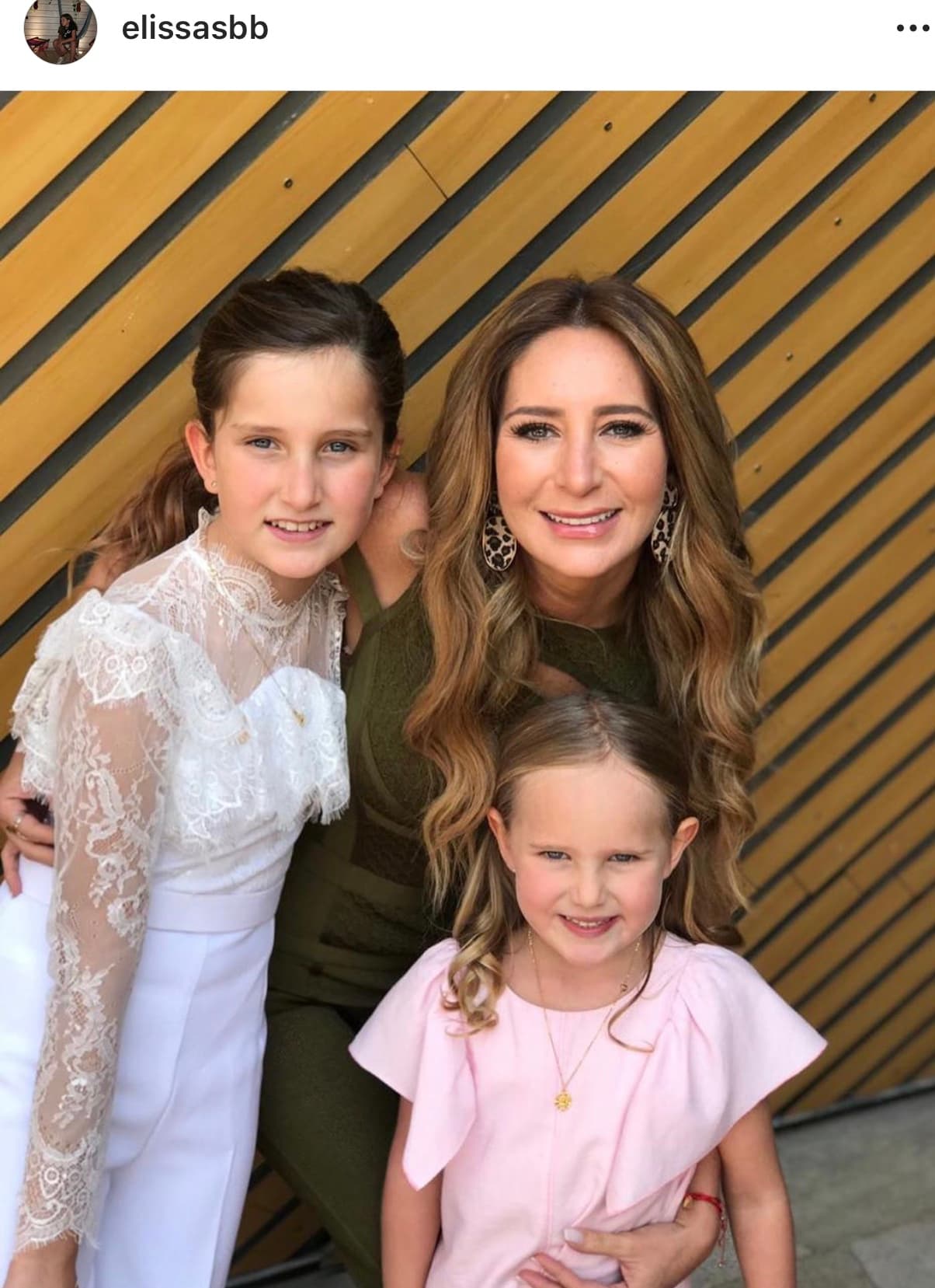 Por lo que desmintió en el programa Hoy que
<b><a href="https://www.univision.com/shows/hoy/madre-de-geraldine-bazan-aclara-si-gabriel-soto-le-prohibio-asistir-a-la-primera-comunion-de-su-nieta-video">Gabriel no quiso</a></b> que ella asistiera a la primera comunión de su nieta Elissa Marie.