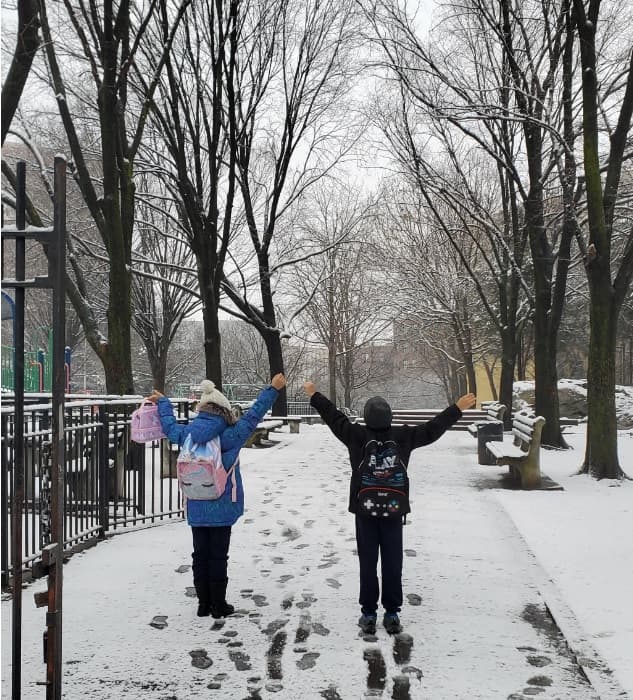 Para muchos, el camino a la escuela este martes fue más divertido que de costumbre.