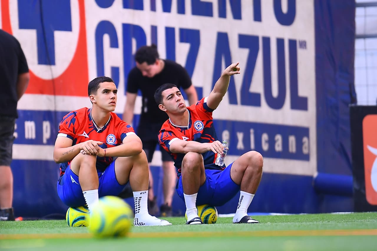Cruz Azul revive a sus fuerzas básicas con Martín Anselmi al frente