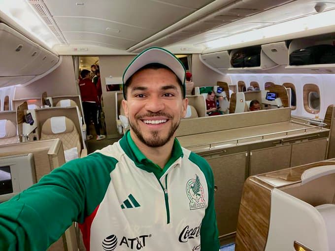 Henry Martin, parte de la delegación del Tri que viajó a Girona