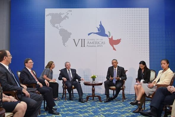 Acompañados de varios funcionarios, Castro sostuvo por su parte que entre ambos países "todo se puede discutir", pero pueden diferir de vez en cuando.