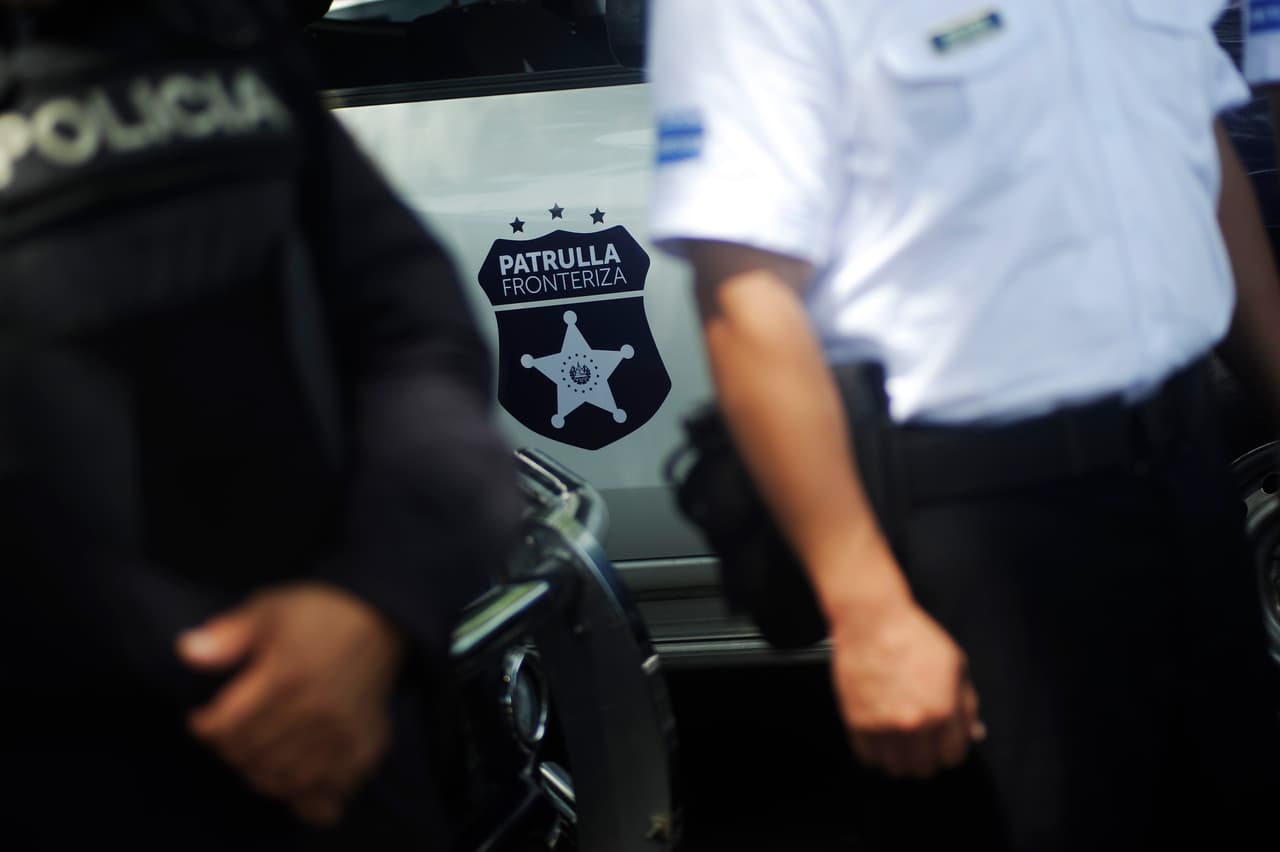 Guatemala y Honduras sí aceptaron la propuesta de EEUU de convertirse en un ‘tercer país seguro’ para los solicitantes de asilo. Esto significa que EEUU podrá rechazar conceder asilo a una persona que haya pasado por estos países y canalizar que la solicitud sea aceptada por estos terceros países, que teóricamente pueden garantizar la seguridad del solicitante.