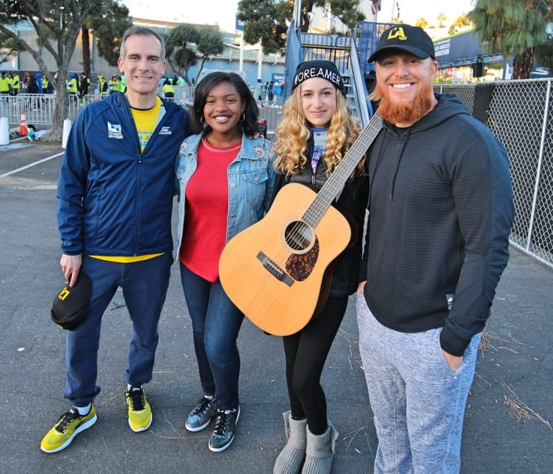 El alcalde de Los Ángeles, Eric Garcetti, convivió con algunos de los participantes.