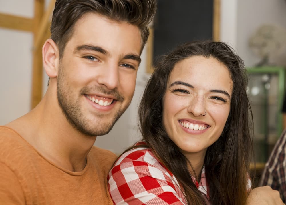 Si te gusta y quieres empezar una relación deberás asumir su costo emocional y estar dispuesto a aguantar todo sin lamentaciones, de lo contrario no te comprometas y te evitarás dolores de cabeza.