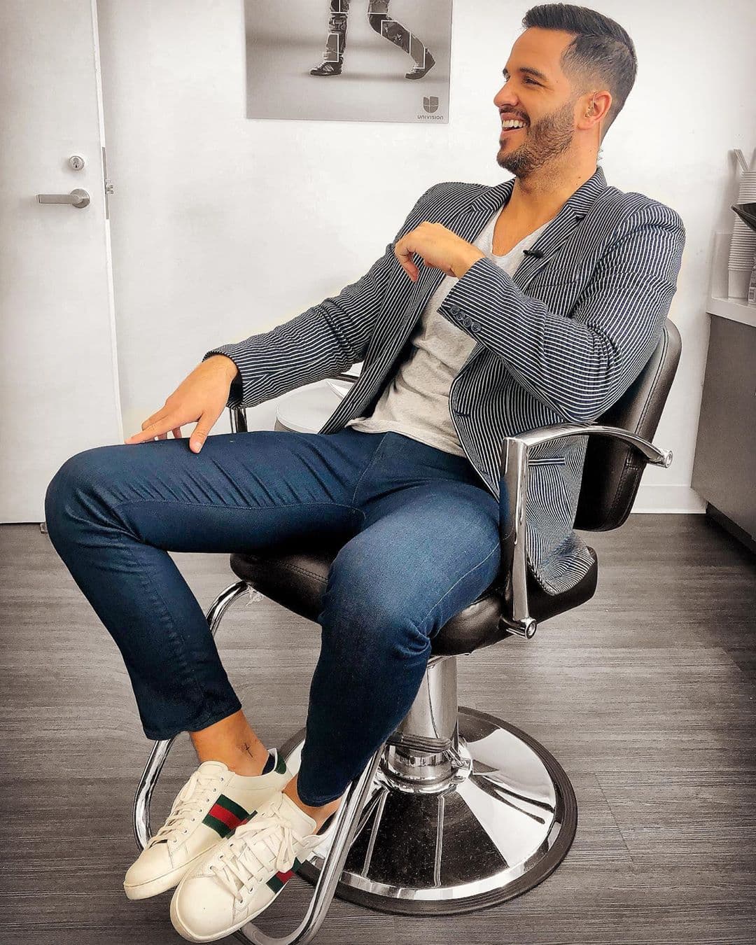 Su sincera sonrisa no falta en las publicaciones de redes sociales y gracias a ella se roba el corazón de las internautas.