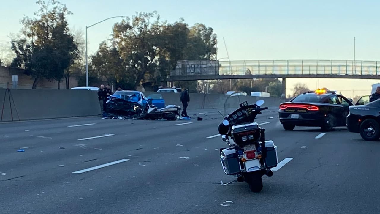 Muere oficial de Elk Grove que chocó contra un auto en la autopista 99 en Sacramento