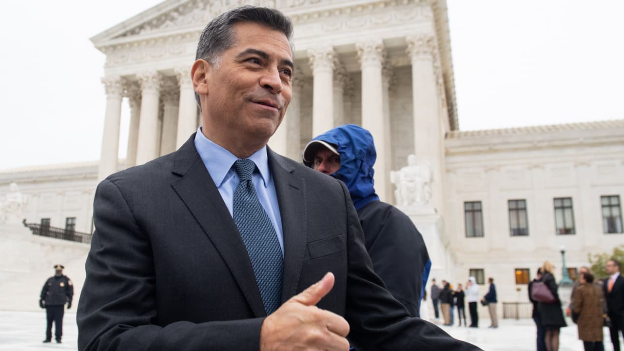 <b>En video</b>. Si el Senado lo confirma, Xavier Becerra se convertiría en secretario de Salud y con ello en el primer latino en encabezar dicho departamento. El nombramiento de Joe Biden sería clave en momentos en que EEUU y el mundo entero pelean contra la pandemia del coronavirus.