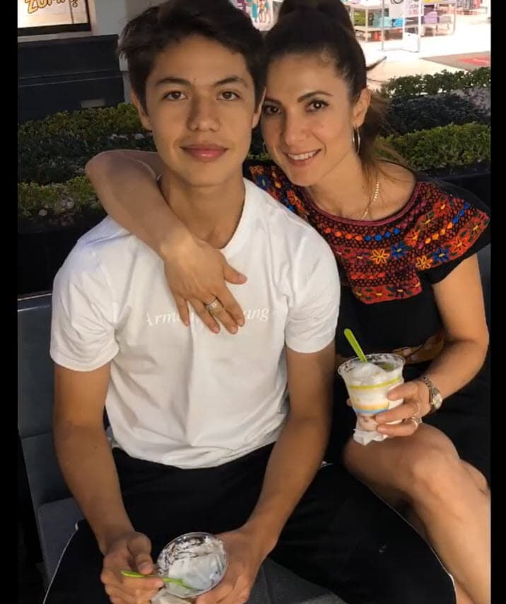 Además, también quedó demostrado que el chico ya es más alto que su madre. 
<br>