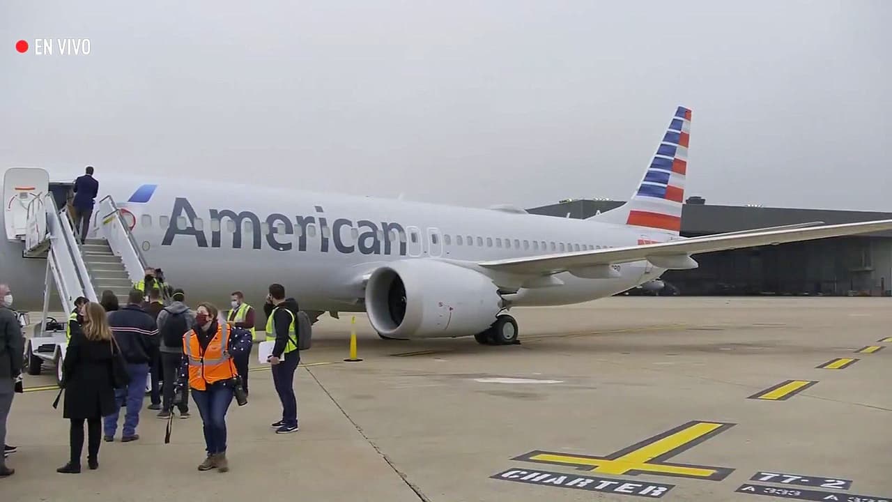 American Airlines reanuda vuelos tras resolver la falla técnica que suspendió despegues en EEUU