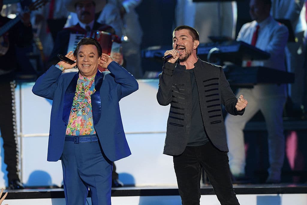 Esta no es la primera vez que Juanes canta un tema de Juan Gabriel pues también participó con el mismísimo 'Divo de Juárez' al interpretar '
<a href="https://www.youtube.com/watch?v=oADpF--uirA">Querida</a>' para el álbum 'Los Dúo'.