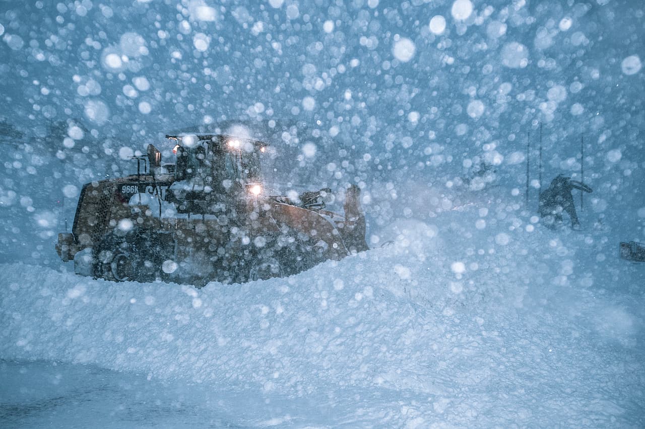 Los pronósticos del NWS estiman que para el martes la región podría recibir hasta una pulgada y media de agua. Debido a esto, habrá condiciones peligrosas en algunas carreteras, particularmente en las montañas de Santa Cruz y la zona de Grizzly Peak, en Berkeley.