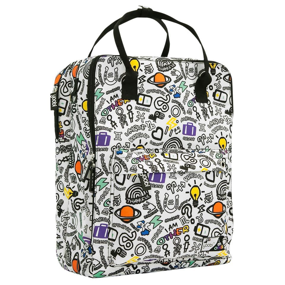 Pharrell Williams, junto a su colección I am OTHER (iaO) se unió a Yoobi para lanzar una línea especial para el regreso a clases 2016. Estas mochilas, por ejemplo, se venden en Target y Online en http://yoobi.com/