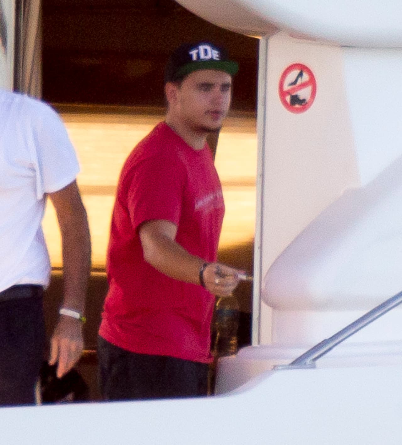 Y el hijo de Michael compartió un cigarrillo con sus amigos.