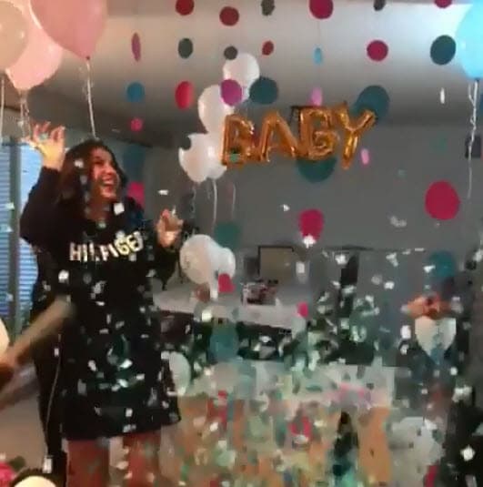 El actor dio, también en redes sociales, que su bebé será niño.