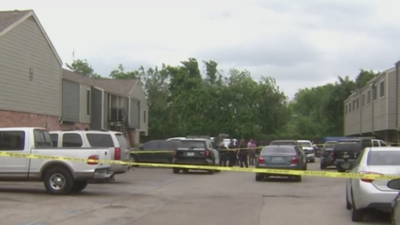 Según información preliminar, el menor de 3 años habría disparado el arma de manera accidental e impactado a su hermano.