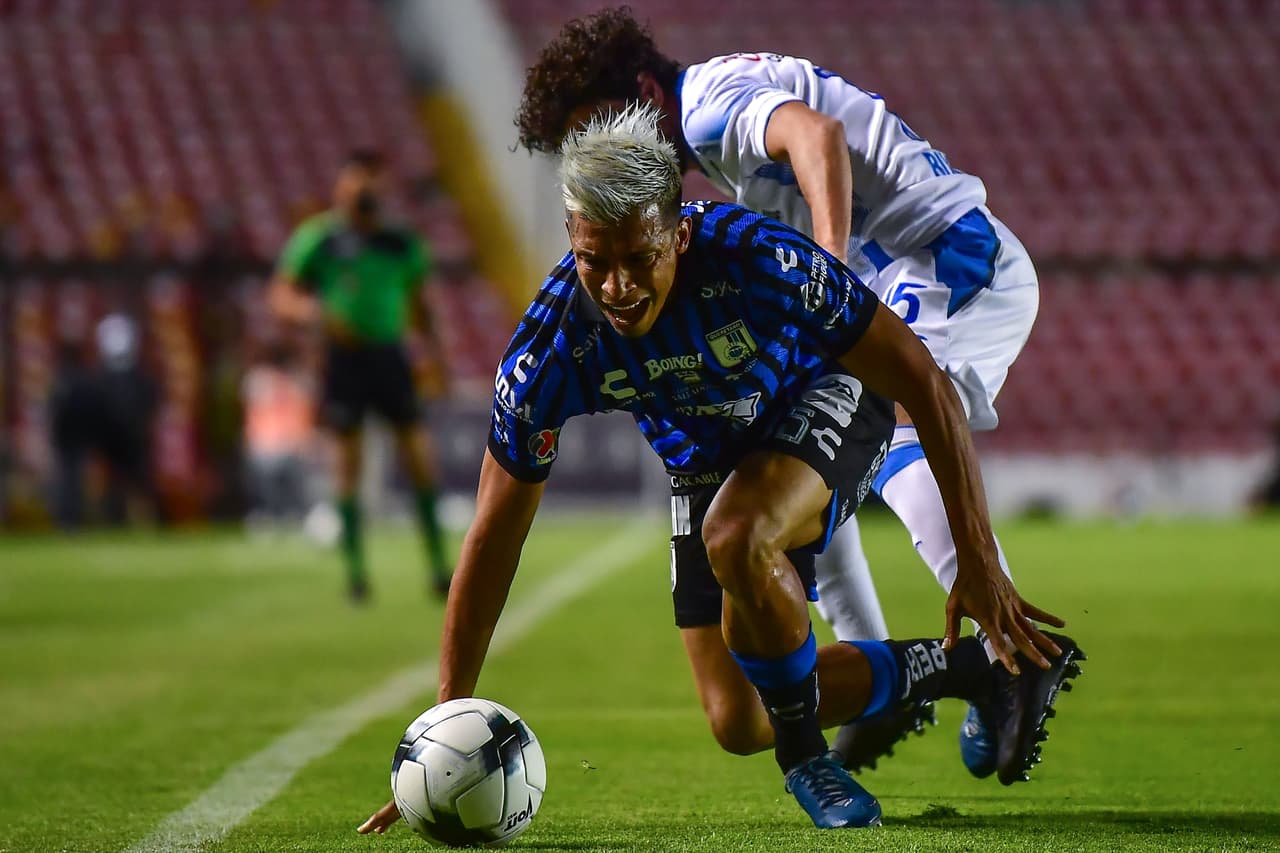 Cruz Azul se impuso 0-1 a Querétaro en La Corregidora con gol de Pablo Aguilar en la Jornada 15.