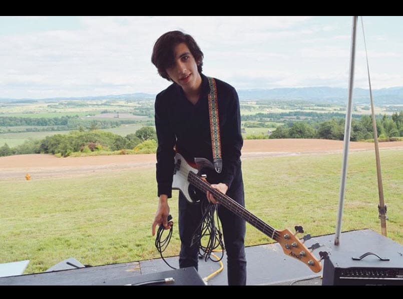 El menor de la familia se está preparando para construir una carrera en este ámbito.