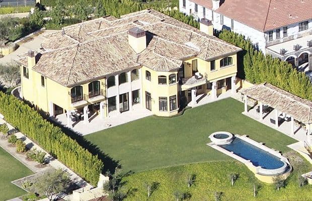 Esta propiedad ubicada en Bel Air, en Los Ángeles, fue puesta a la venta en $20 millones de dólares.