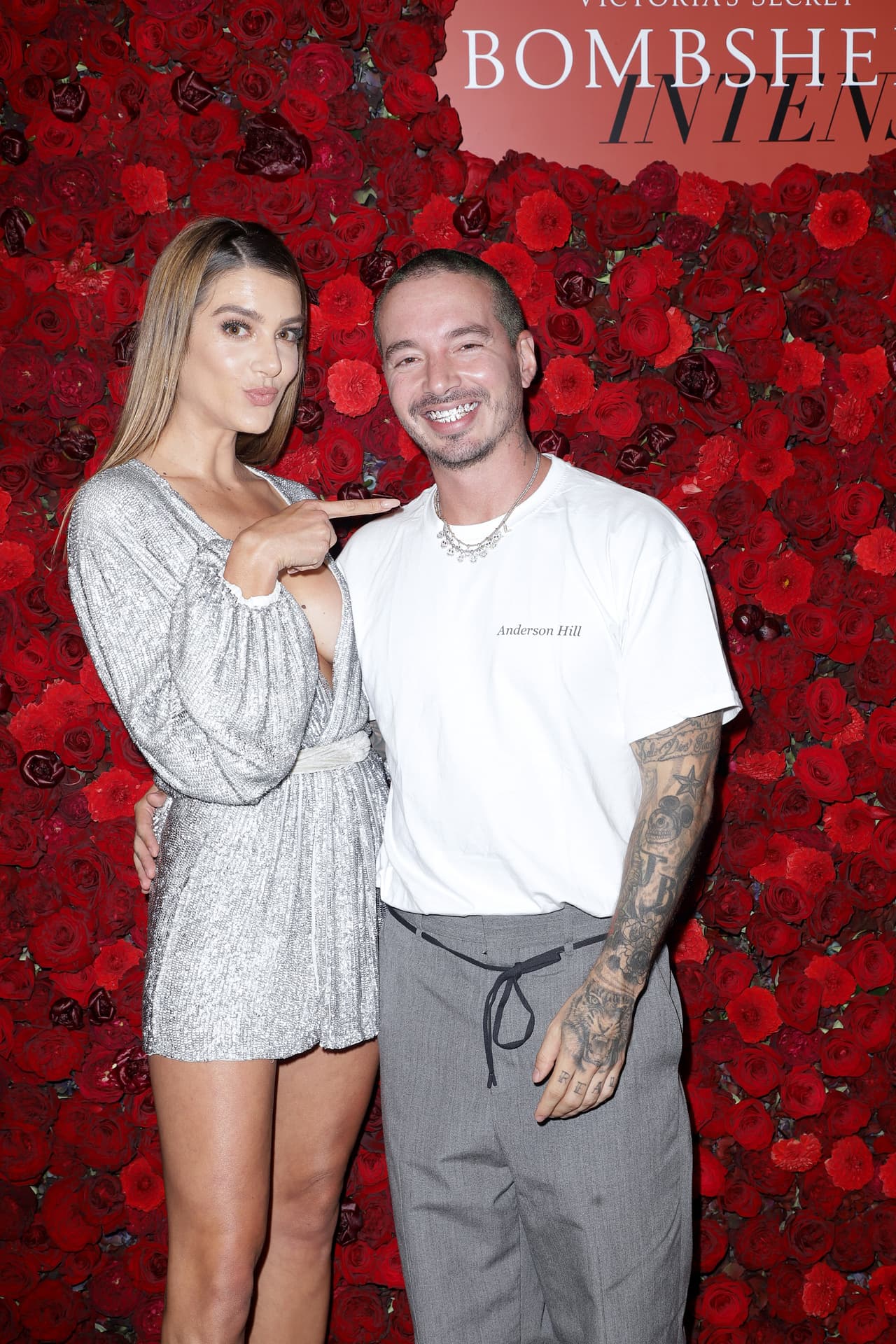 El esperado primogénito del exitoso reguetonero colombiano J Balvin y su novia la modelo argentina Valentina Ferrer hizo su entrada al mundo el pasado el pasado 27 de junio.