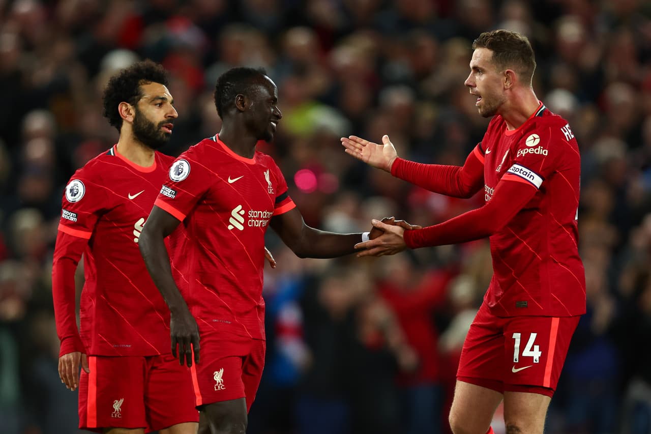 Con goles de Luis Díaz, Salah y Mané, el Liverpool sumó tres importantes puntos en su carrera con el Manchester City por hacerse con la Premier League en un mano a mano formidable.
