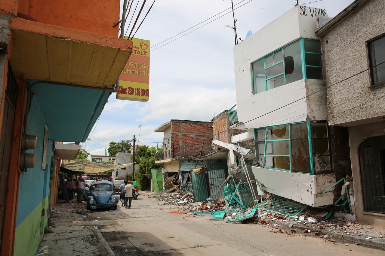 Hasta la tarde del jueves, las autoridades municipales, bomberos y Protección Civil habían registrado 250 viviendas y 50 comercios que quedaron inhabitables y en consecuencia, debían ser demolidos.