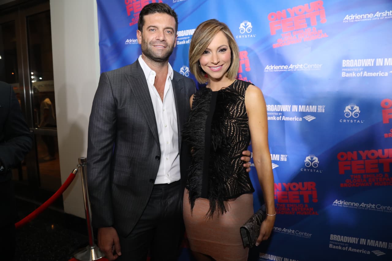 Satcha Pretto y su esposo.