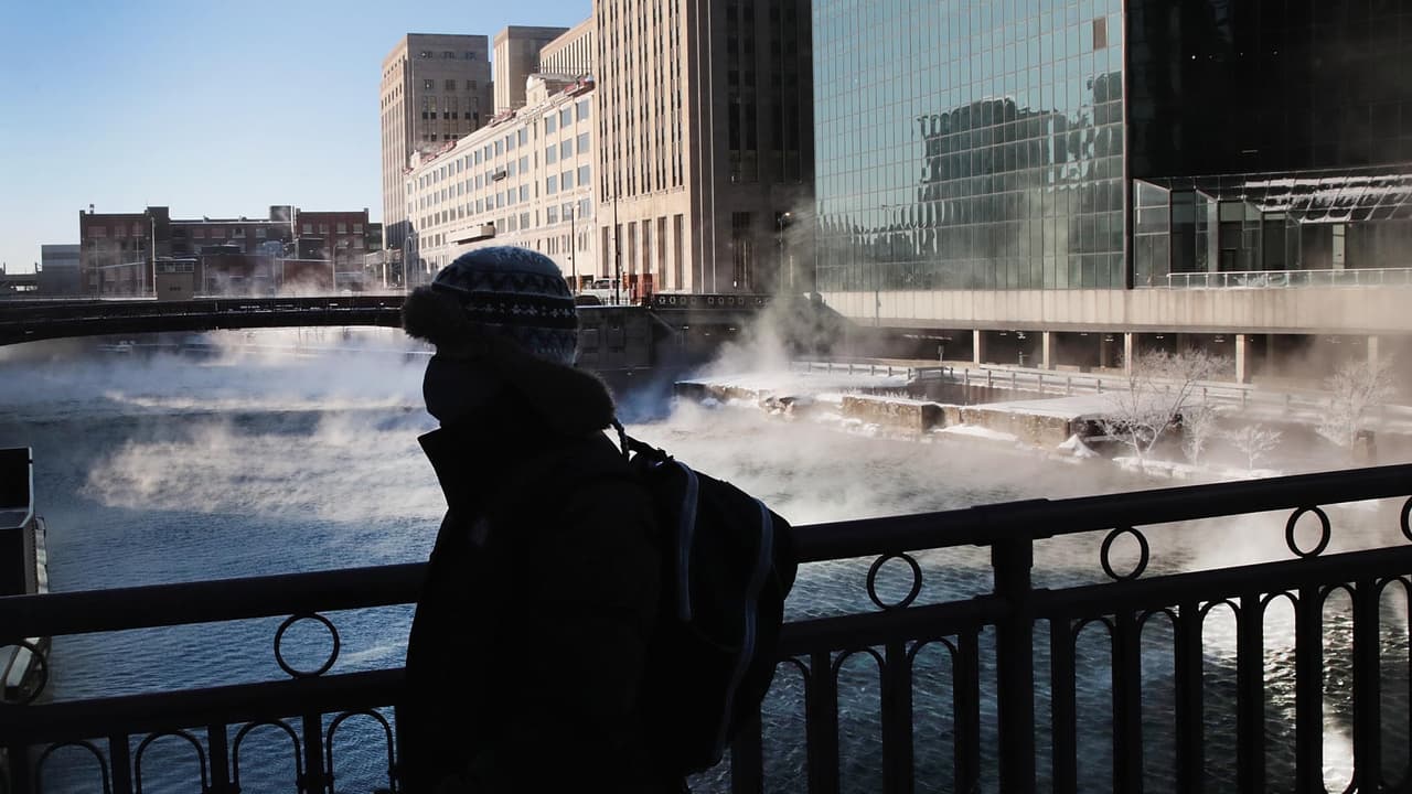 Predominan nubes este fin de semana con posibilidad de copos el sábado