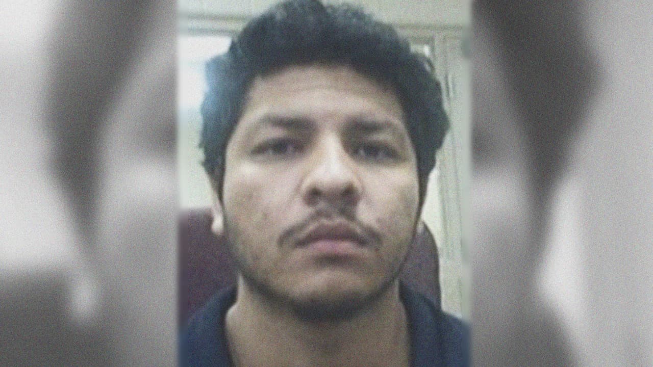 Carlos Alberto González-Barahona es buscado en Texas en conexión con el asesinato de su novia.