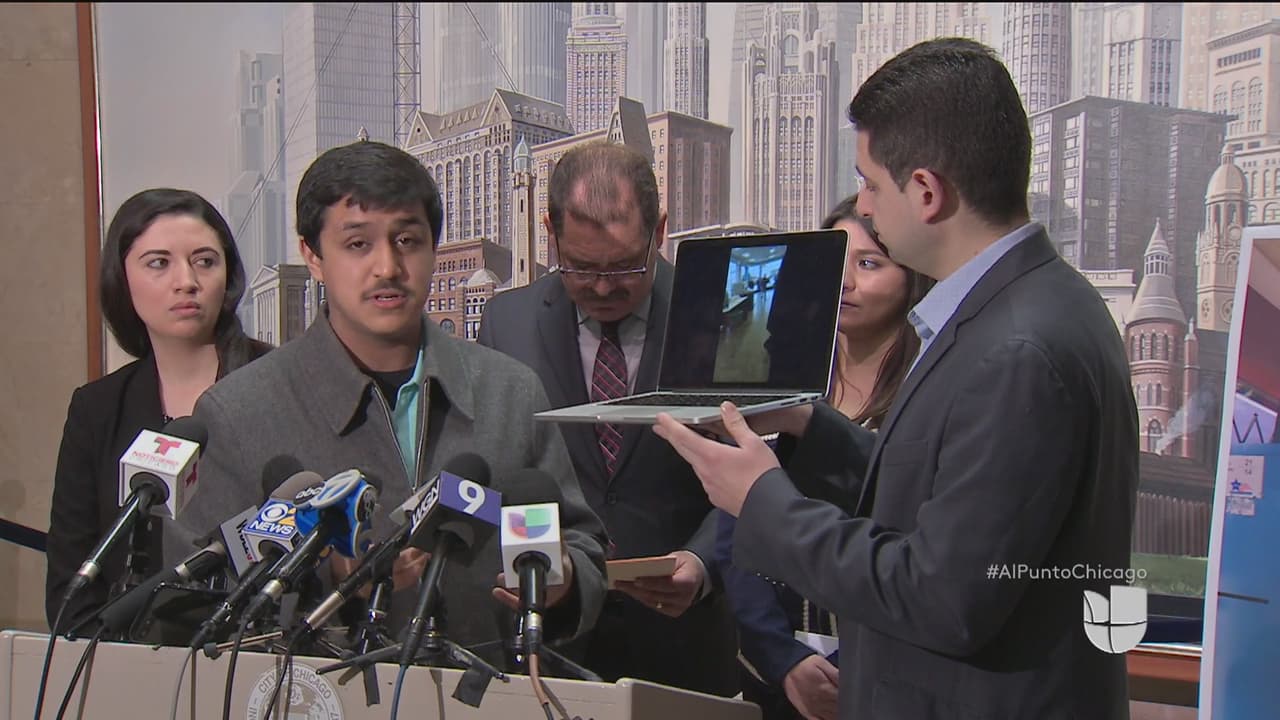 ¿Quién es Ed Burke, qué cargos enfrenta y cómo ha sido su carrera en Chicago?