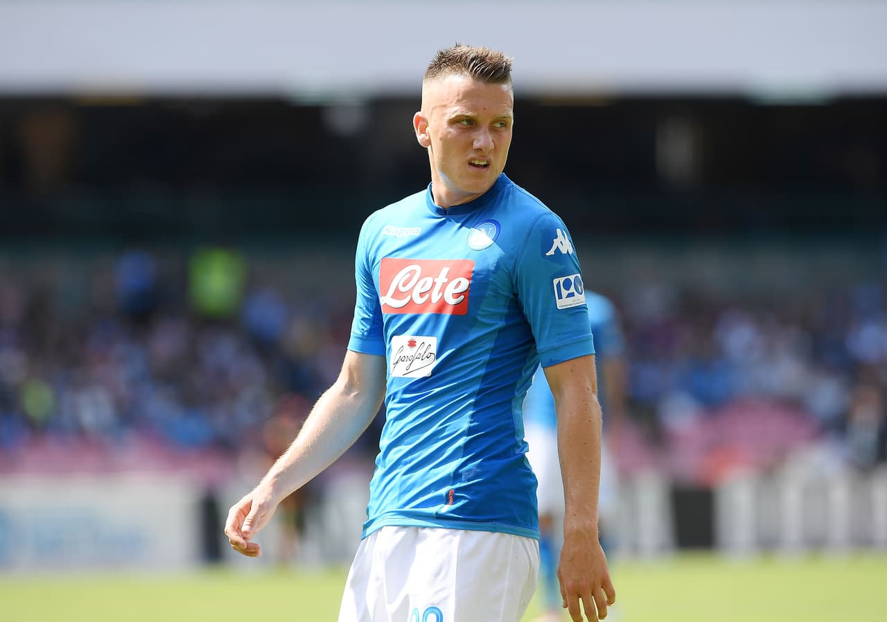 Piotr Zielinski podría salir del Napoli. Su buen rendimiento en la Serie A lo habría puesto en la mira del Arsenal.